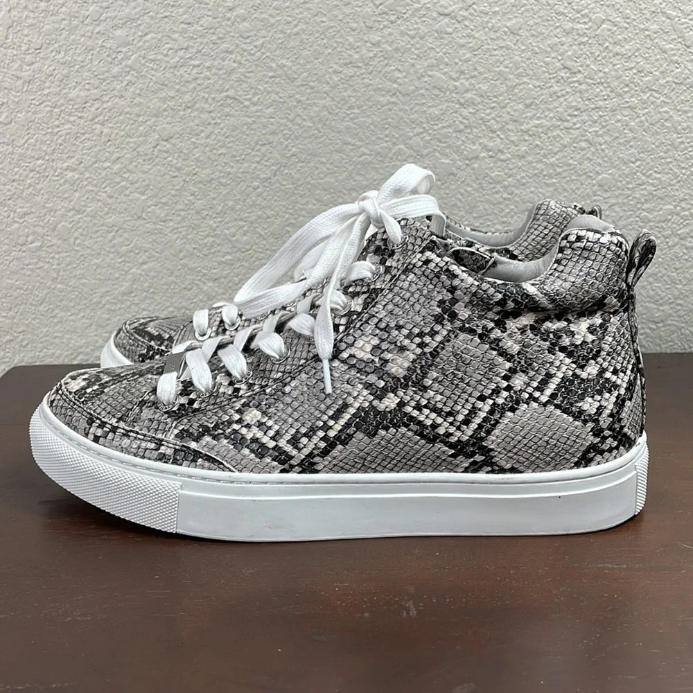 JSlides Ludlow Lace Up Snake Print Platform Sneakers Black White Sz 9.5